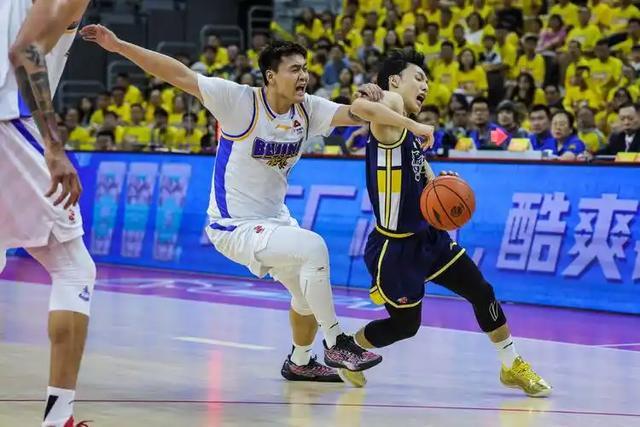 bet365官方网站-CBA季后赛绝杀夜!广东续命抢三,上海成争冠最大热门?